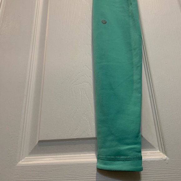 Lululemon Leggings REVERSIBLE 🔄 Forrest and Mint Green - Picture 4 of 10